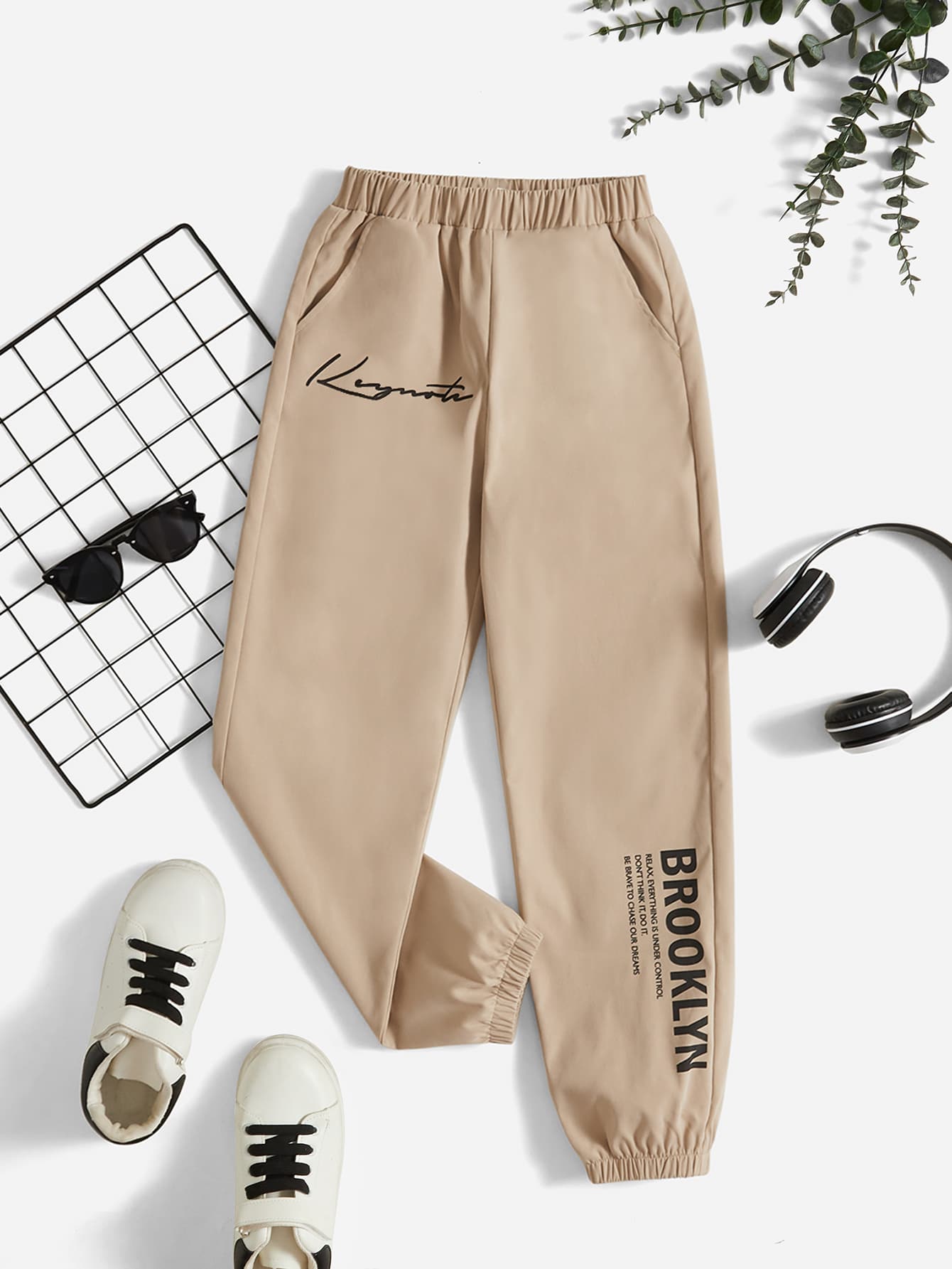 SHEIN 男孩標語圖案彈性腰帶長褲 - 卡其色 - 查看 1