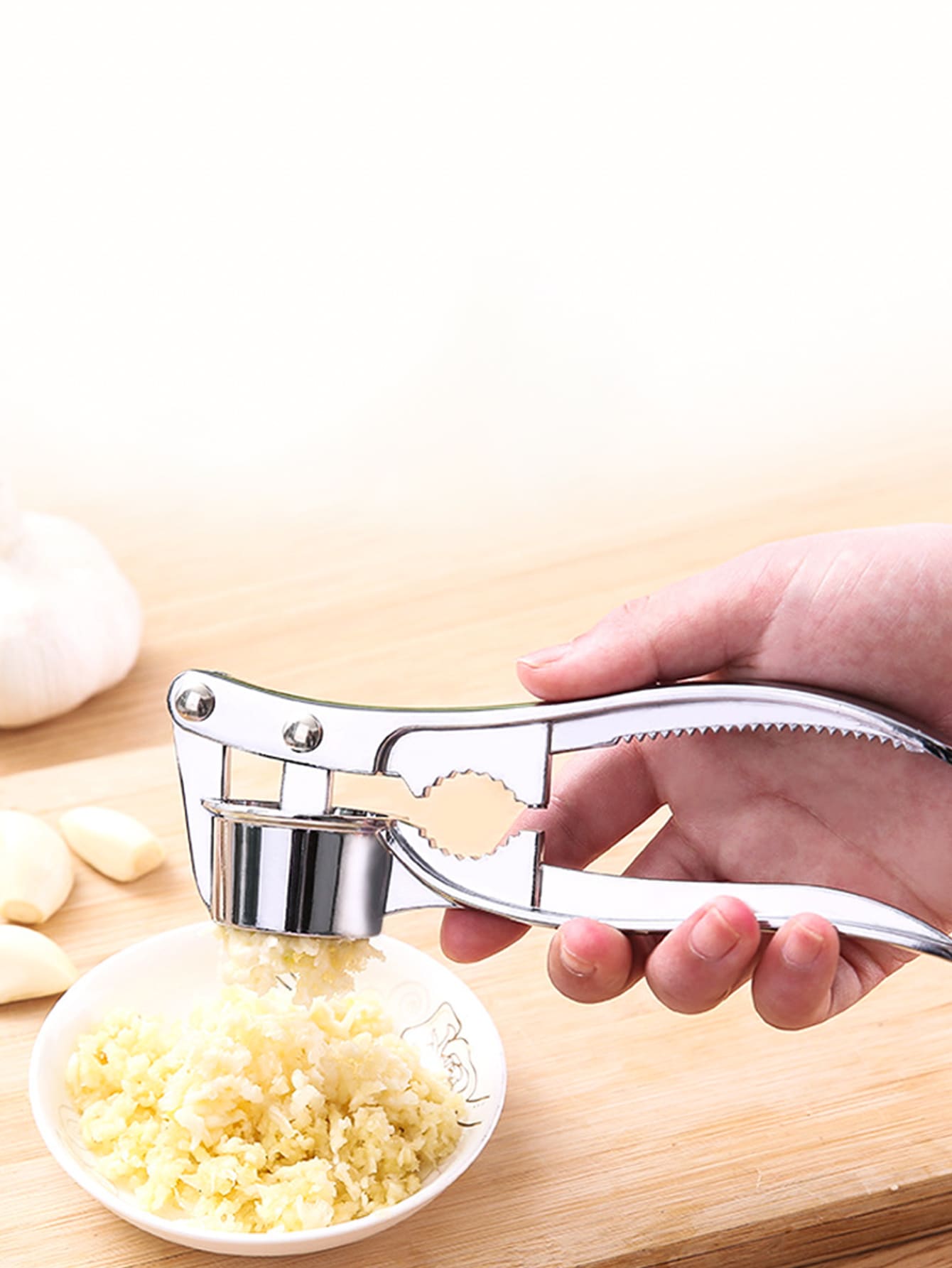 1pc Multifunction Stainless Steel Garlic Press, Classic Manual Garlic Mincer For Kitchen SHEIN USA