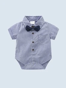 2 件套男婴套装：蓝色条纹短袖衬衫配领结和短裤，时尚适合生日派对、婚礼、周年纪念 - 彩色 - 查看 3