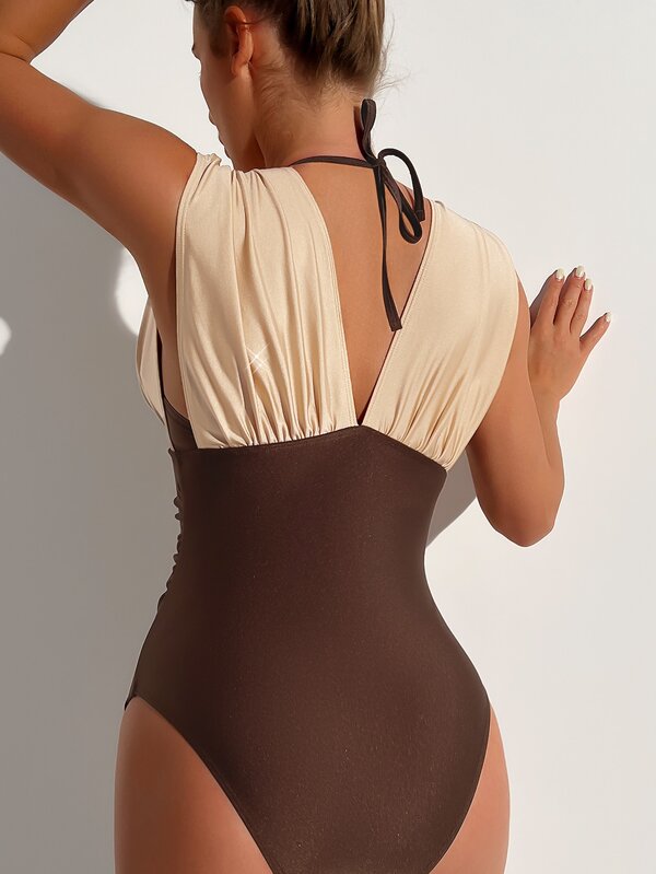 SHEIN Swim Vcay Colorblock Ruched Halter One Piece Swimsuit With Bra