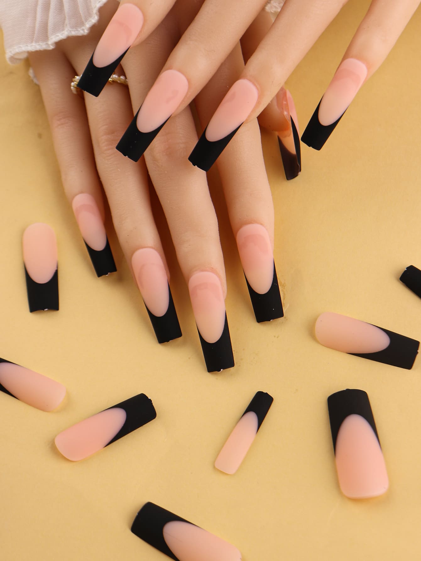 24 chiếc Móng tay giả hai tông màu mờ hình chữ nhật với 1 băng dính và 1 dũa móng tay - Nhiều màu - Xem 1