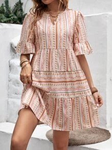 SHEIN Holidaya Vestido de esmoquin con estampado floral, mangas abullonadas y dobladillo con volantes para vacaciones y playa para mujer - Multicolor - Ver 4