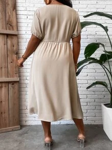 SHEIN LUNE Đầm Plus Size Nút phía trước màu trơn Giải trí - Màu be - Xem 2