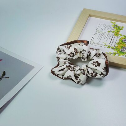 Floral Pattern Scrunchie