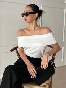 DAZY Áo thun dệt kim gân sọc, trễ vai, gập vạt, thích hợp mặc đi chơi cho nữ. - trắng - Xem 7