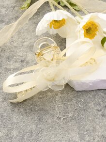 Garra de pelo con diseño de flor - Beis - Ver 1