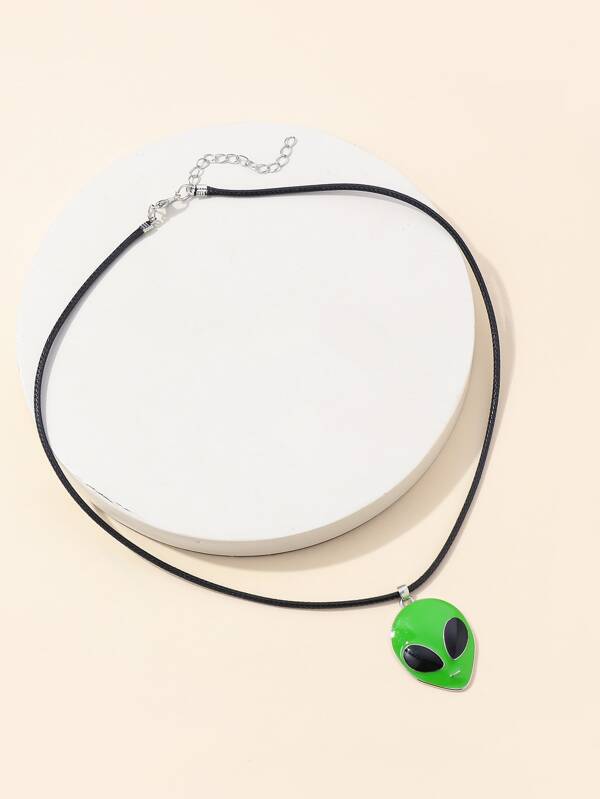 قلادة سحر الكائن الفضائي