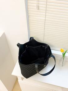 Quilted Detail Shoulder Tote Bag - Black - View 4