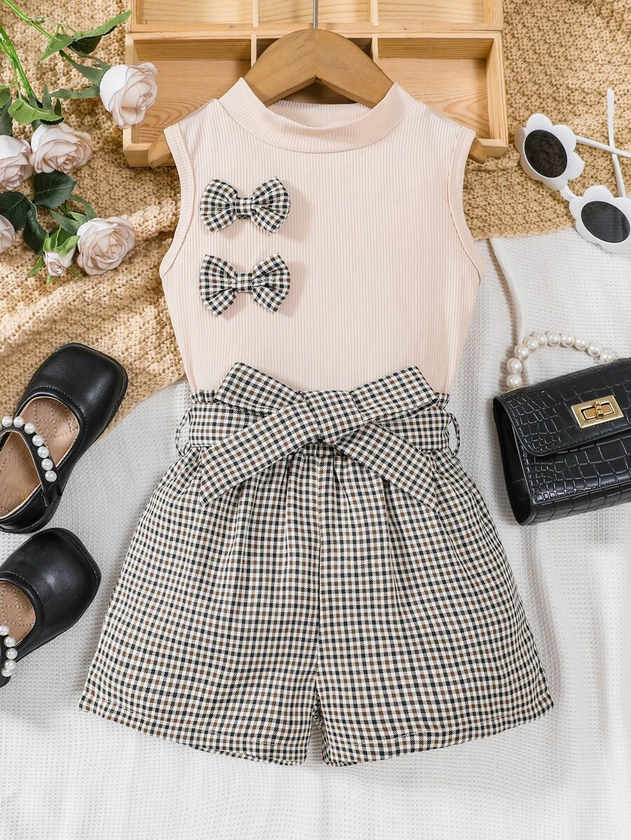 SHEIN 小女童前蝴蝶結背心上衣和格紋附腰帶短褲 - 彩色 - 查看 1