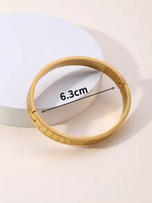 Texture Metal Bangle - Yellow Gold - View 3