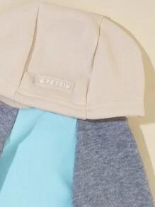 PETSIN 1pc Color Block Pet Hoodie For Cats - Soft Color Block Hoodie For Cats; Designed For Cooler Seasons, Home Lounging, Autumn Park Strolls, Holiday Gatherings, And Adorable Social Media Photos.