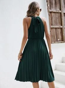 SHEIN Frenchy 素色百褶下擺掛脖連衣裙 - 墨綠色 - 查看 2