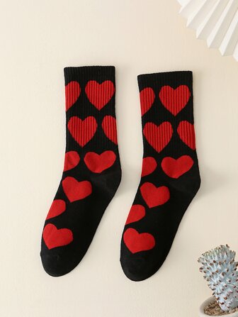 1双女士舒适休闲时尚红色爱心图案中筒袜
