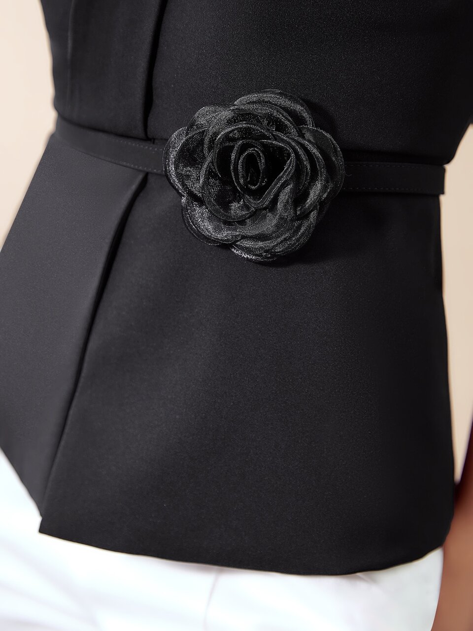 MOTF BELTED 3D FLOWER ROSETTE TUBE TOP