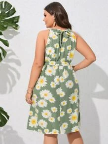 SHEIN LUNE Plus Floral Print Belted Halter Dress - Green - View 2