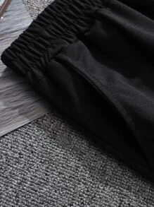 Manfinity Hypemode 男士鴿子和字母圖案腰部抽繩短褲 - 黑色 - 查看 3