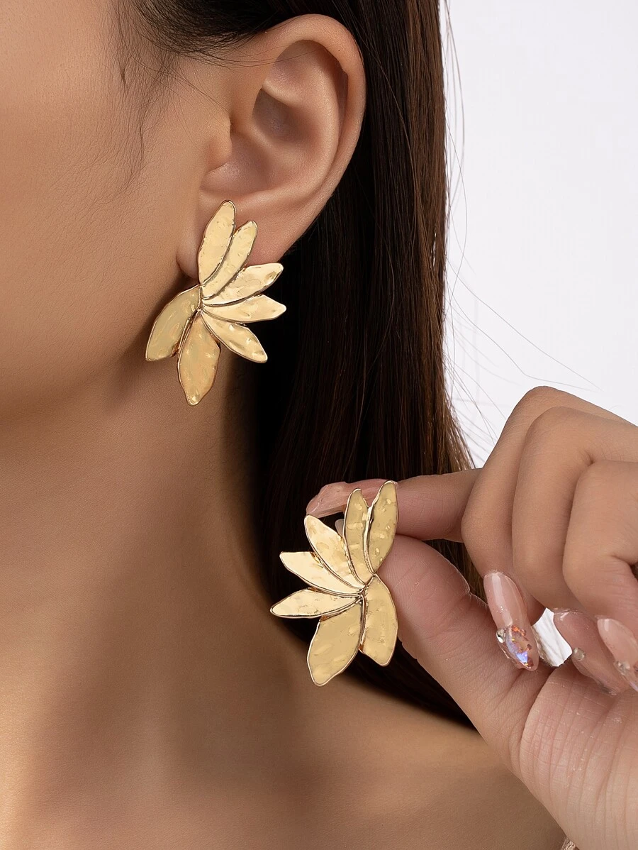 Pendientes de tachuela con diseño de hoja - Amarillo Oro - Ver 1
