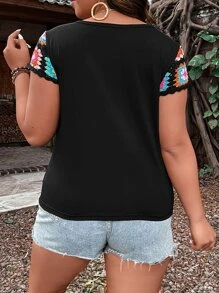 SHEIN LUNE Plus Floral Crochet Detail Tee - Black - View 2