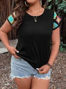 SHEIN LUNE Plus Floral Crochet Detail Tee - Black - View 4