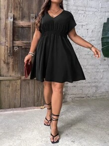 SHEIN LUNE 大碼素色蝙蝠袖連衣裙 - 黑色 - 查看 4