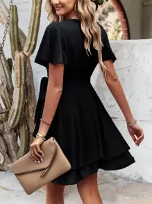 SHEIN Clasi 蝴蝶袖層疊下擺繫腰帶洋裝 - 黑色 - 查看 2