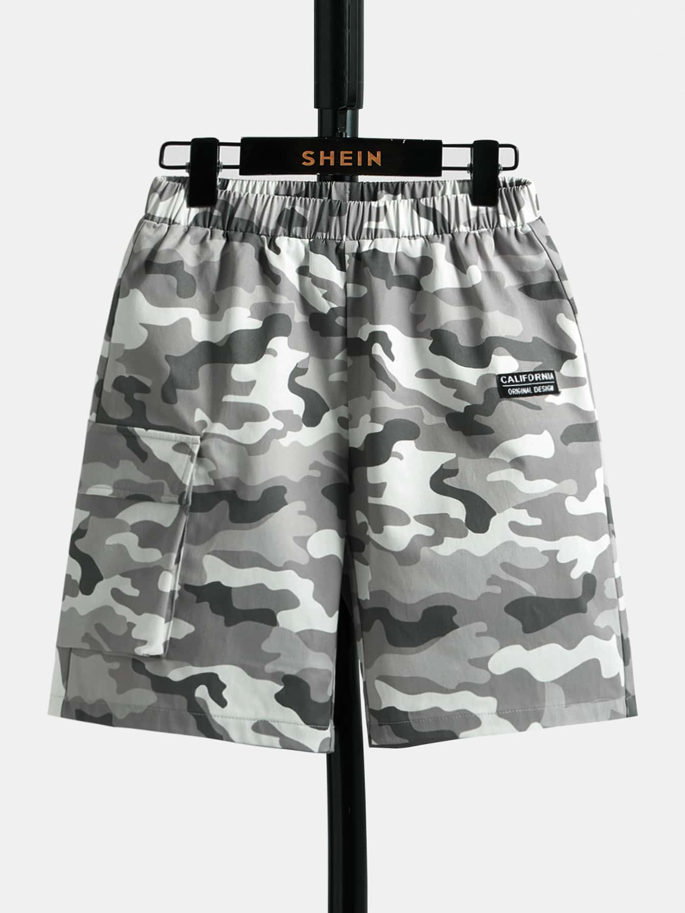 SHEIN 男孩迷彩印花翻蓋口袋短褲