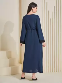 Al Najma Caftán con diseño bordado con cinturón