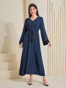 Al Najma Caftán con diseño bordado con cinturón