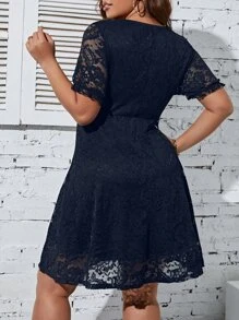 Celure 大碼交疊領蕾絲洋裝 - 藏蓝色 - 查看 2