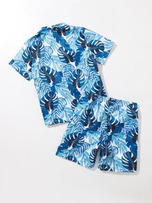 男孩熱帶圖案和服罩衫和沙灘褲