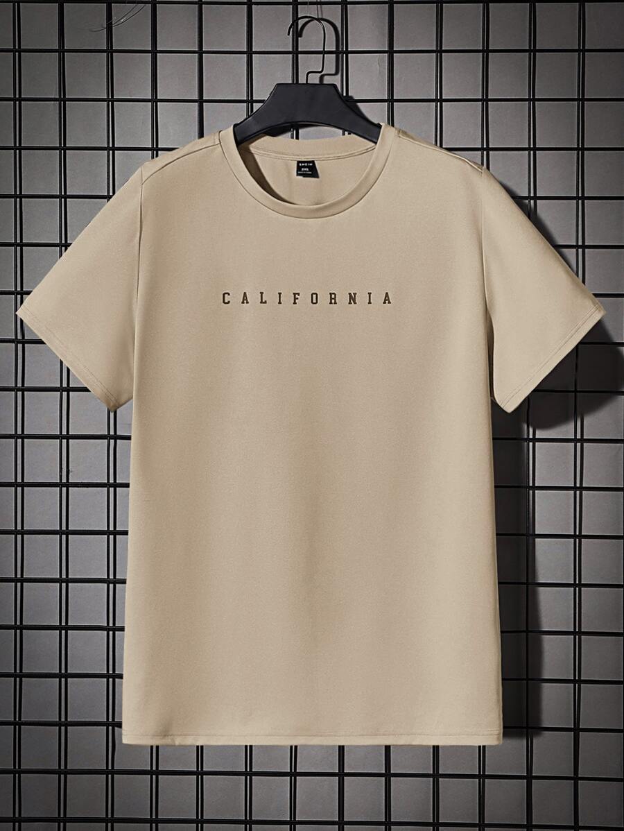 Manfinity RebelGame Hombres Camiseta con estampado de letra - Caqui - Ver 1