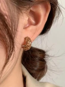 Bông tai vòng bít chi tiết bện - Màu Khaki - Xem 4