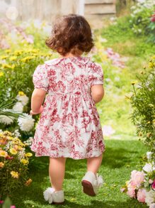 嬰兒花卉圖案和房屋印花泡泡袖洋裝