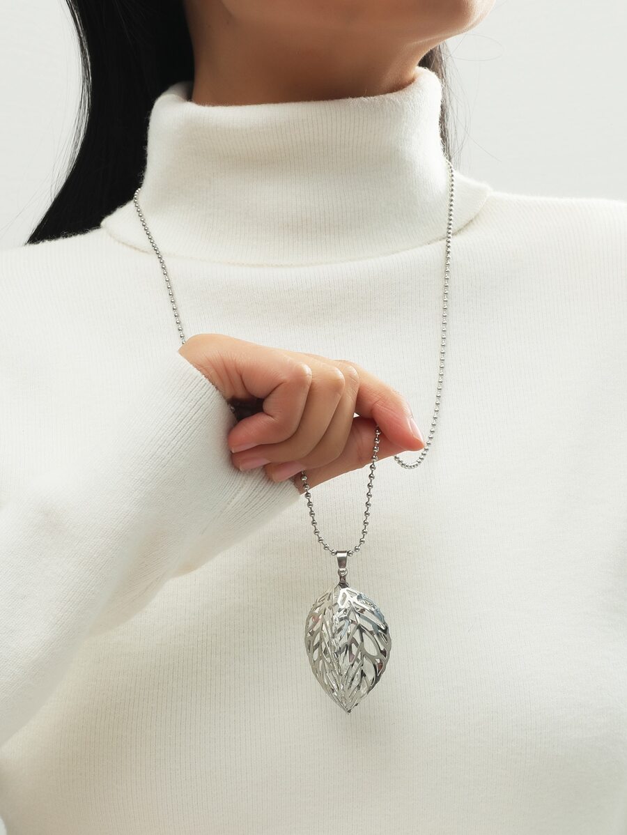 Hollow Out Leaf Pendant Necklace - Silver - View 1