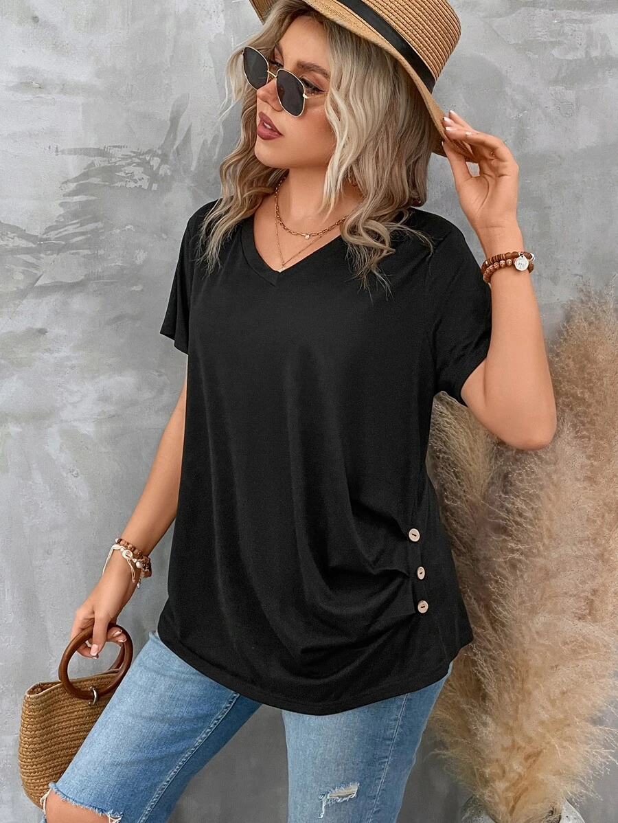 SHEIN LUNE 大碼紐扣細節側收褶蝙蝠袖T恤 - 黑色 - 查看 1