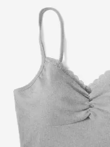 SHEIN EZwear 蕾絲邊胸部褶皺木耳邊吊帶上衣