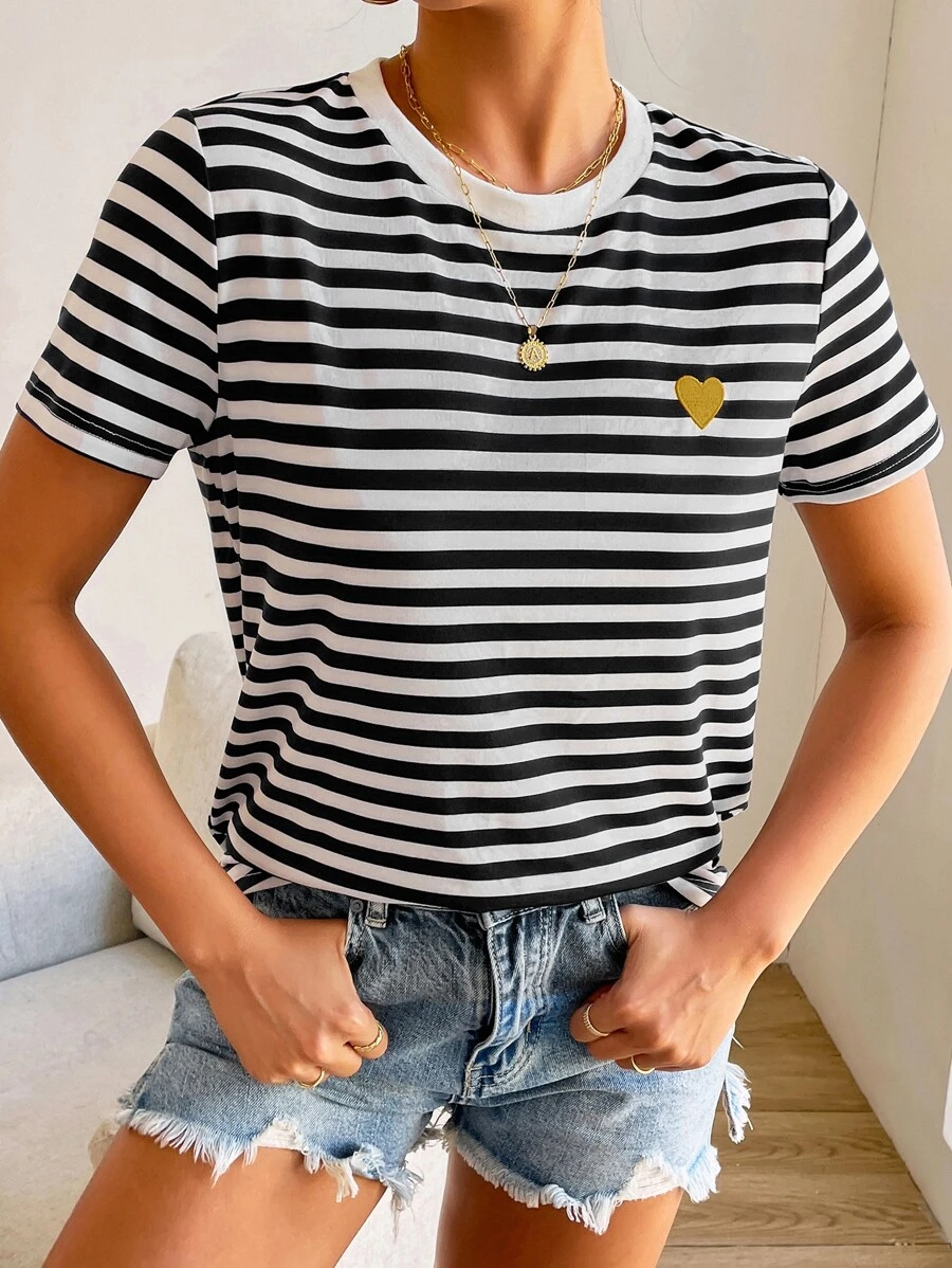SHEIN Frenchy Áo thun nữ Thêu Tim Sọc Giải trí - Đen và trắng - Xem 1