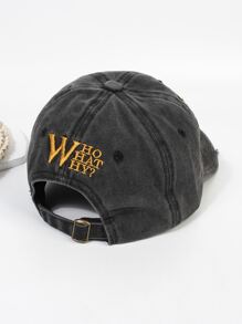 Gorra de béisbol con diseño de parche de letra desgarro