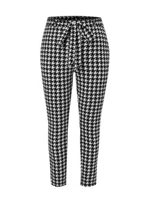 SHEIN LUNE Pantalones con estampado de pata de gallo con cinturón - Blanco y Negro - Ver 1