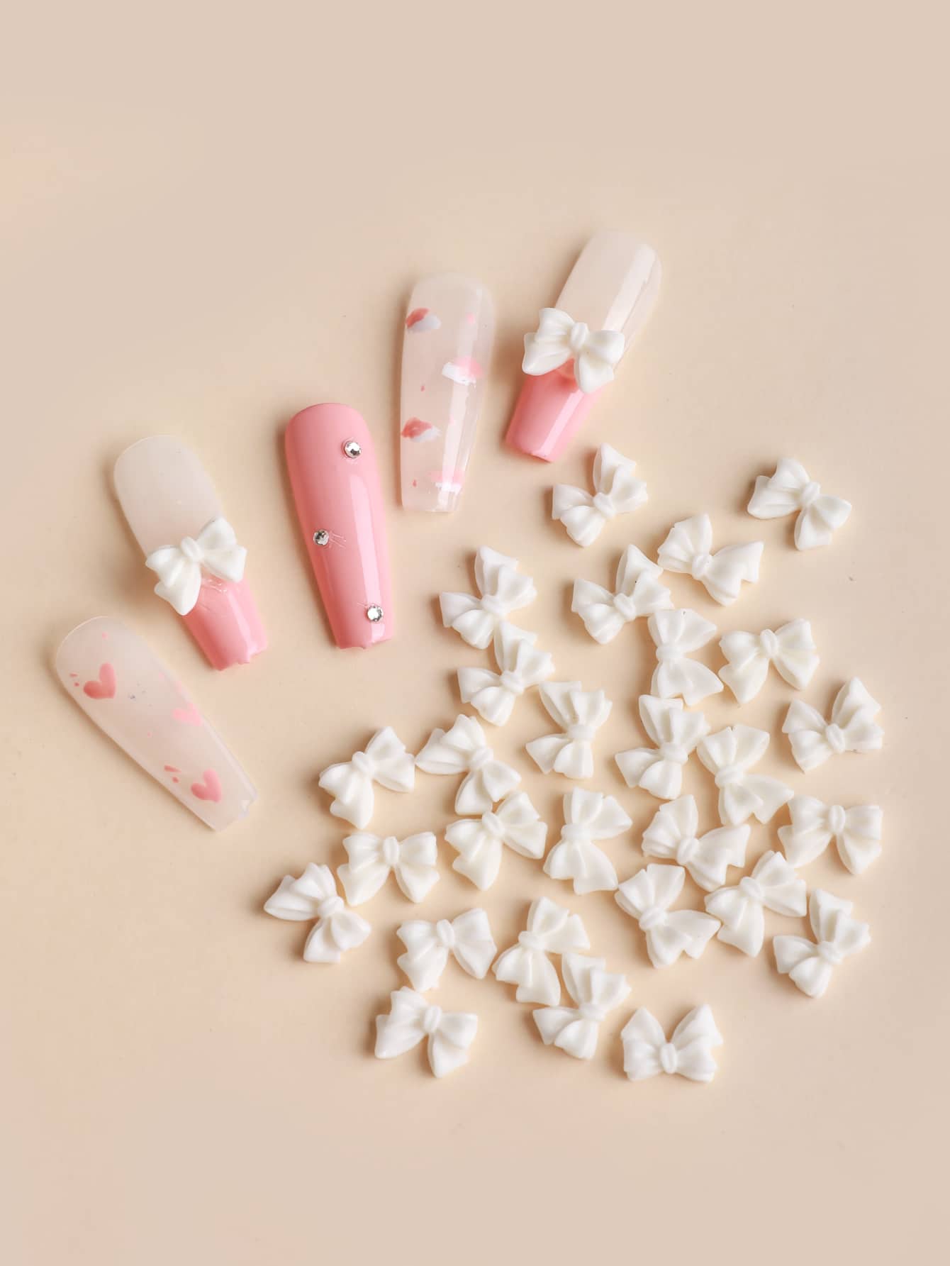 Transforma tus uñas con 30 piezas de decoraciones de arte de uñas 3D en forma de lazo para mujeres y niñas - Dijes, gemas y suministros para decorar uñas de forma DIY - Blanco - Ver 1