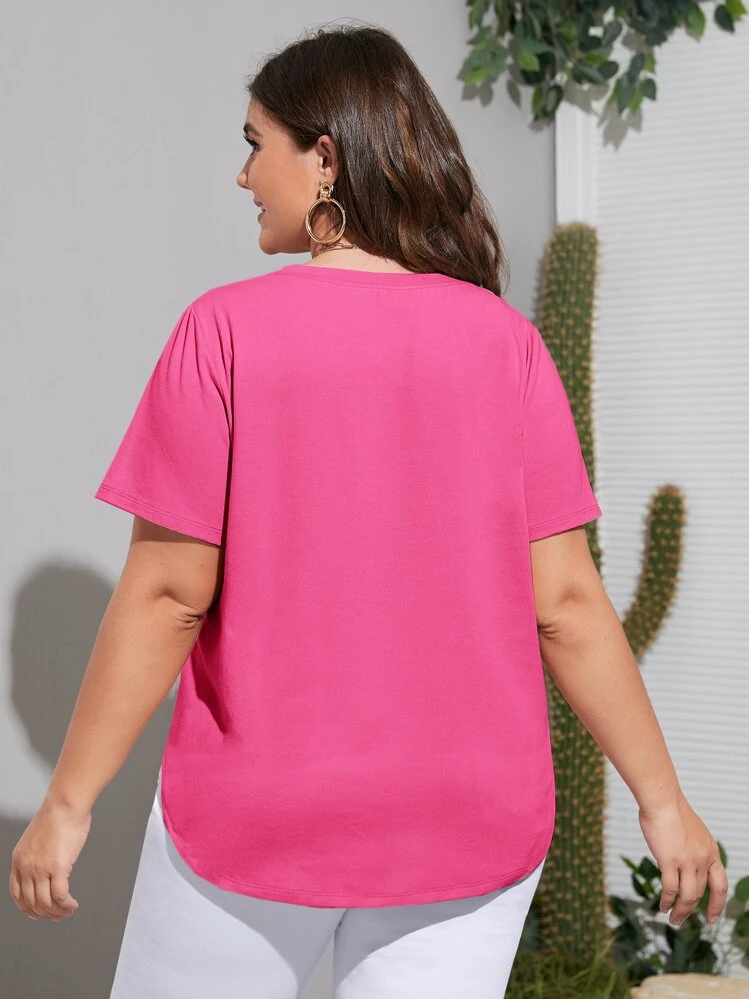 SHEIN LUNE พลัส เสื้อยืด รายละเอียดปุ่ม ชายเสื้อโค้ง - สีชมพูบานเย็น - ดู 2