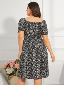 SHEIN VCAY 加大码波西米亚风碎花印花结饰前开衩大腿夏季连衣裙、沙滩裙、太阳裙、度假装 - 黑與白 - 查看 2