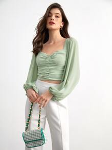 BizChic 雞心領口褶邊燈籠袖短款襯衫