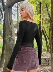 ROMWE PUNK Cut Out Front Lettuce Trim Asymmetrical Hem Crop Tee - Black - View 2