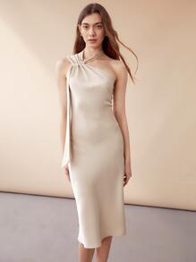 MOTF PREMIUM Đầm Xa ten Bất đối xứng Một bờ vai - Màu be - Xem 5