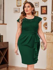 CurvySweet Vestido con encaje en contraste de manga mariposa ribete con fruncido - Verde Oscuro - Ver 3