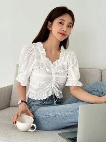 DAZY 網眼刺繡前抽繩泡泡袖荷葉邊襯衫 - 白色 - 查看 5