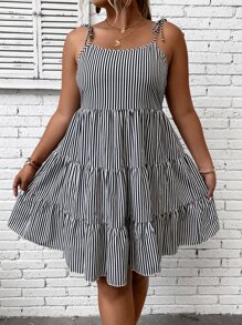 Breezaya 大碼條紋印花荷葉邊吊帶連衣裙 - 黑與白 - 查看 1