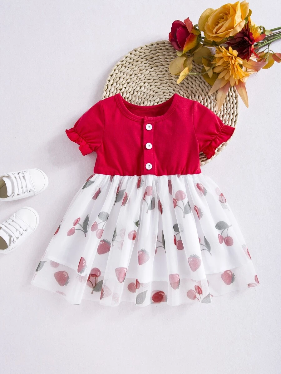 Baby Mesh Kleid mit Erdbeere Muster, Volant Ärmeln