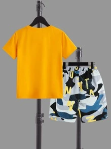 SHEIN 男孩標語圖案T恤和迷彩印花短褲 - 彩色 - 查看 2